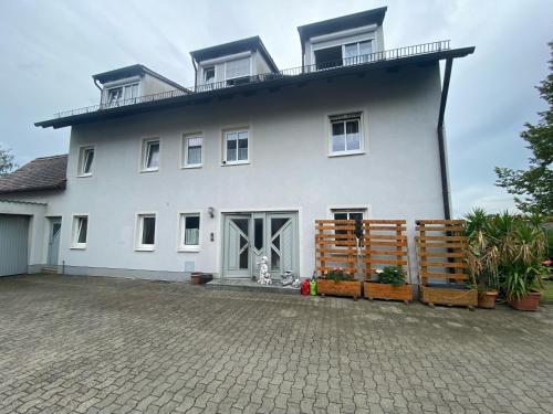 Apartment Wohner — 4-Star Luxury Hotel in Petersaurach, Germany