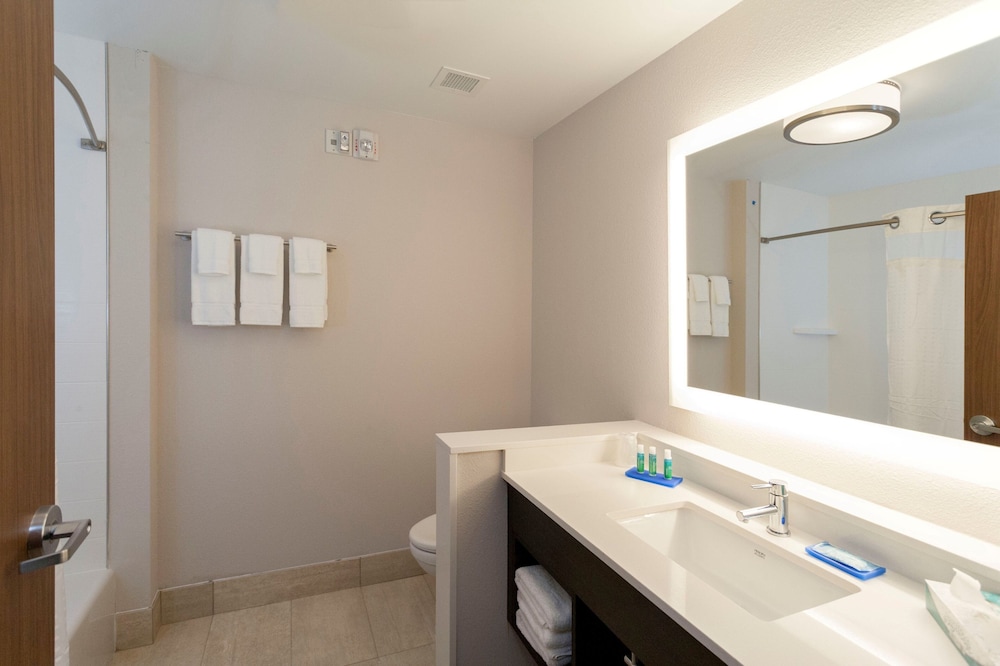 Holiday Inn Express & Suites Onalaska La Crosse Area by IHG - photo 16