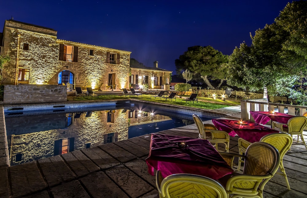Agroturismo Finca Es Carbó — 4-Star Luxury Hotel in Ses Salines, Spain