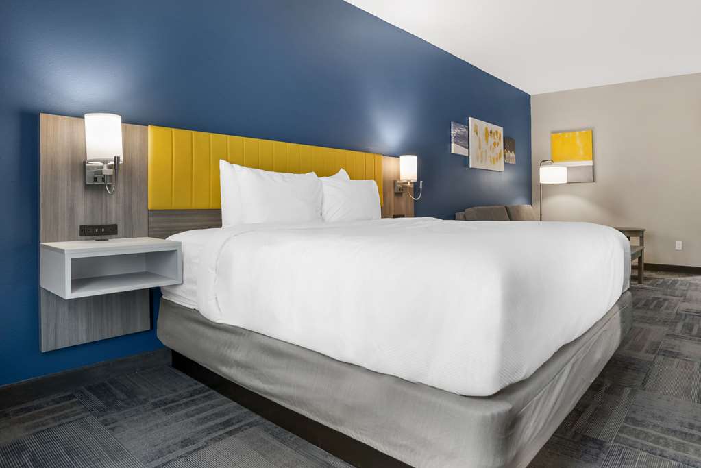 Comfort Inn and Suites Destin Near Henderson Beach - photo 35