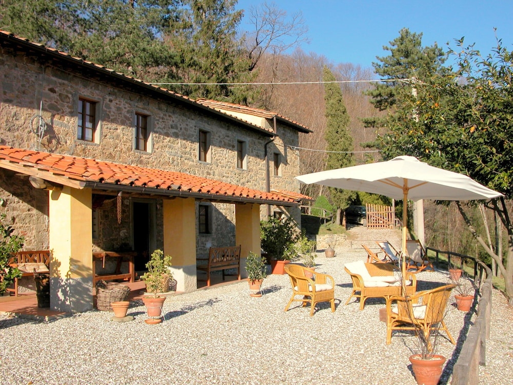 Beautiful Cottage in Pescia — 4-Star Luxury Hotel in San Quirico, Italy