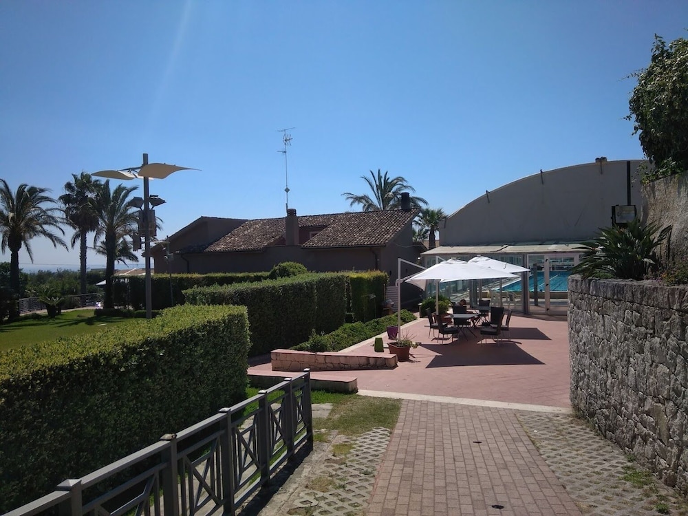 Hotel La Cavalera Augusta