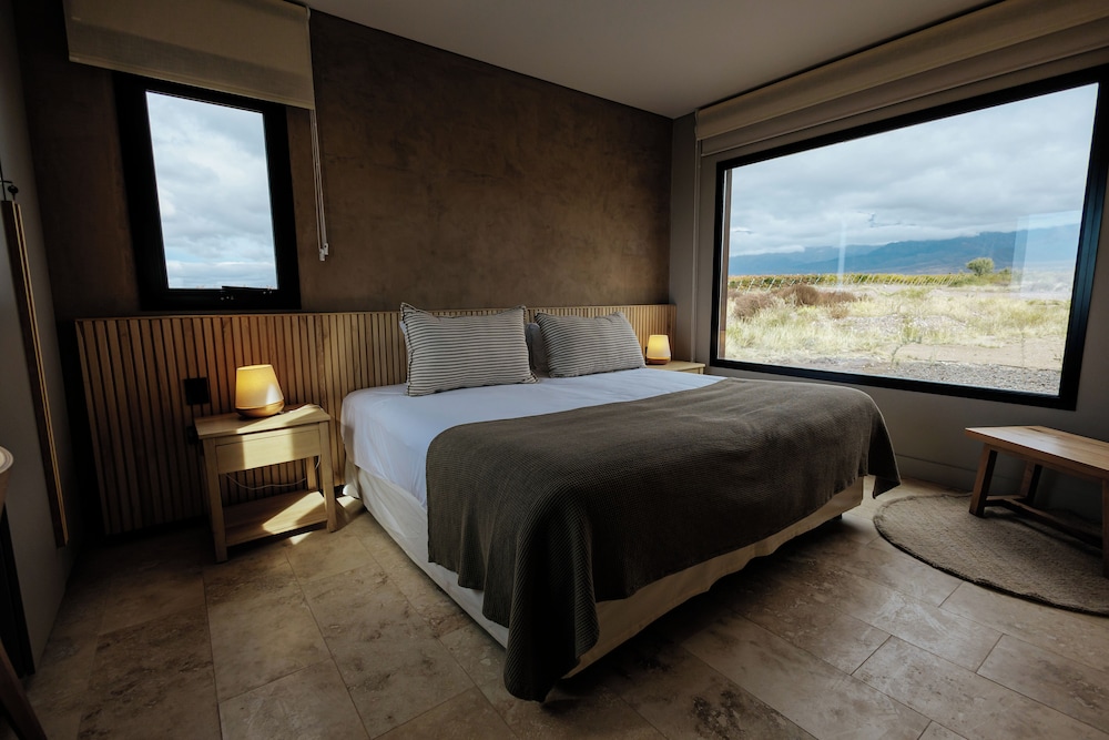 La Morada Lodge Valle de Uco — 4-Star Luxury Hotel in Tunuyan, Argentina
