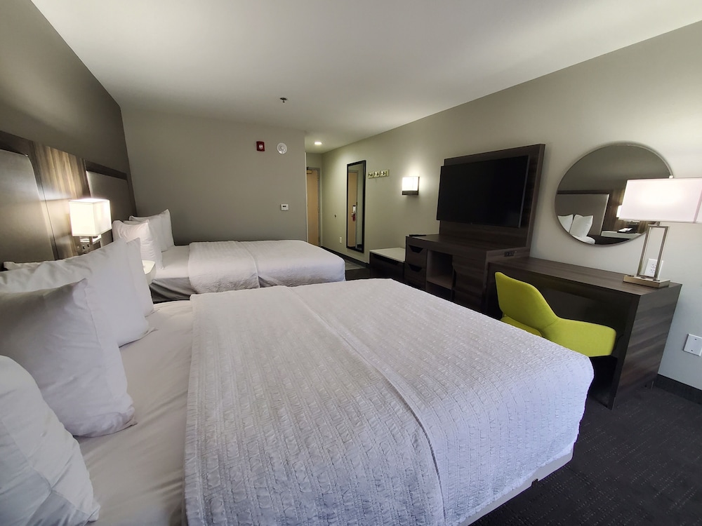 Hampton Inn Olathe - photo 10