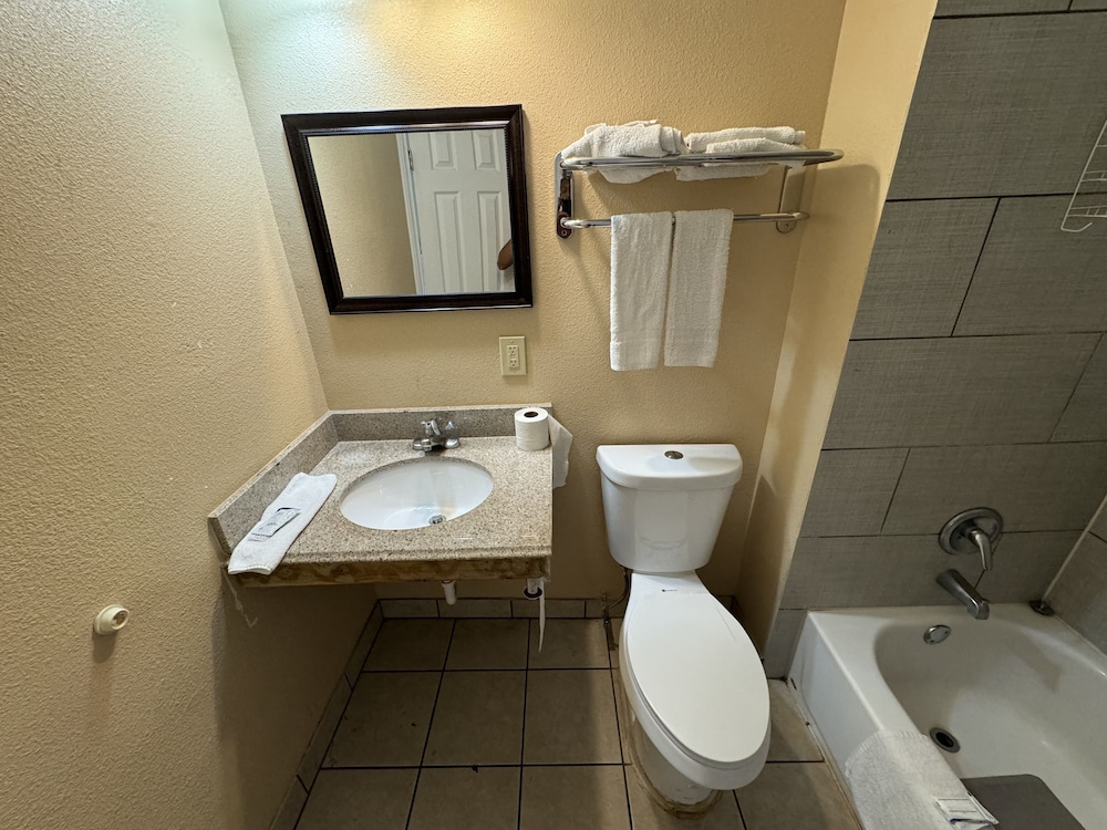 Country Inn Giddings - photo 11