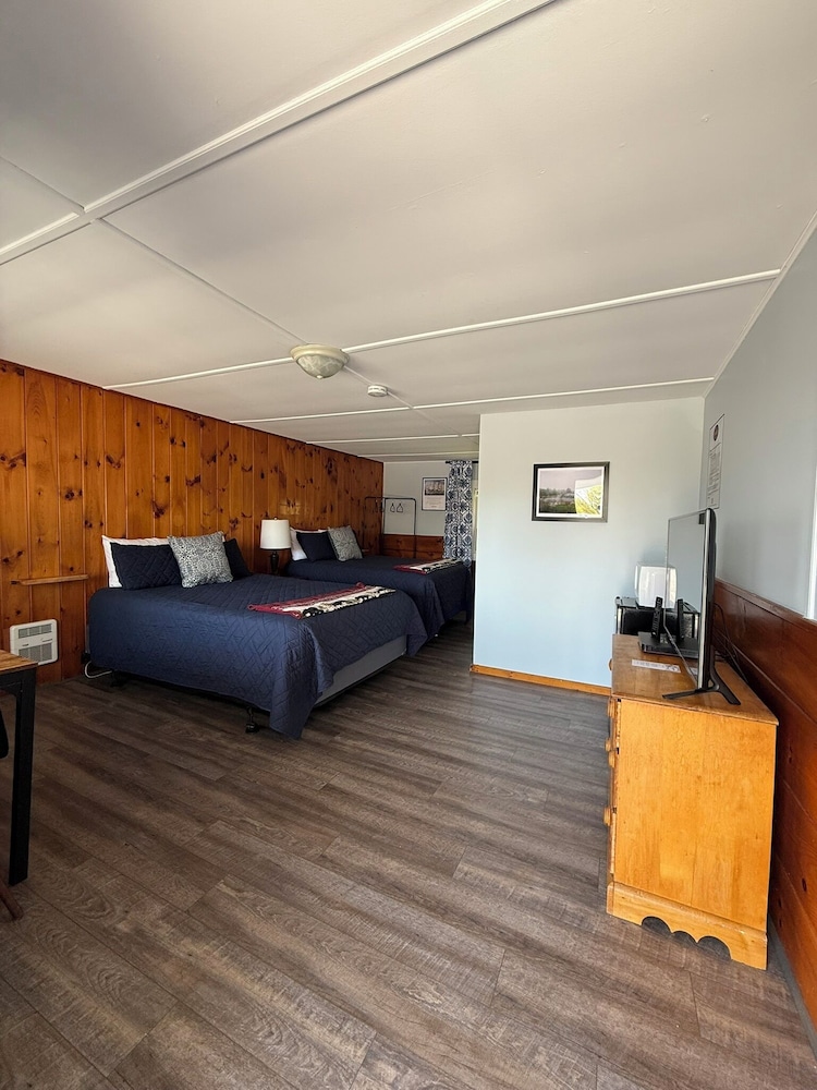 The Yardarm Motel - photo 11