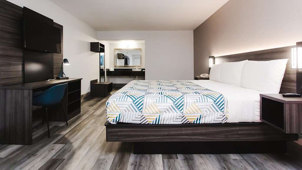 Motel 6 Houston TX Medical Center NRG Stadium - photo 21