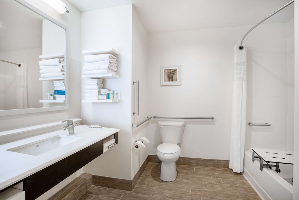 Hampton Inn Rochester Penfield - photo 28