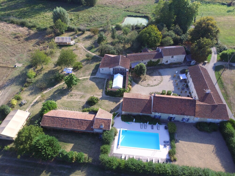 Le Clos de Saires Lodges - last minute hotel in Lencloitre