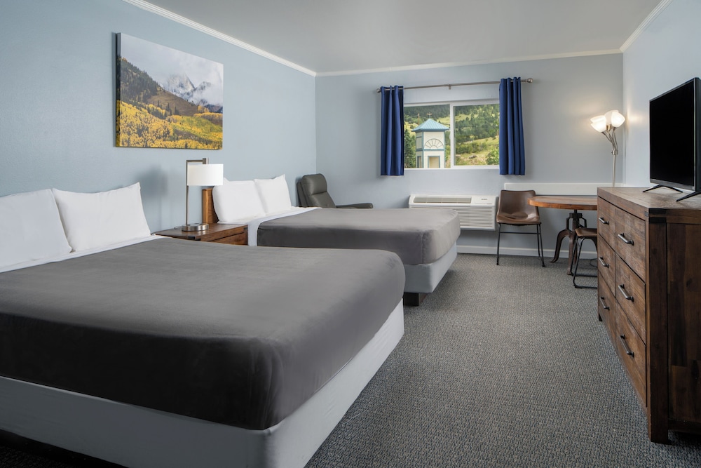 Gold King Mountain Inn - photo 4