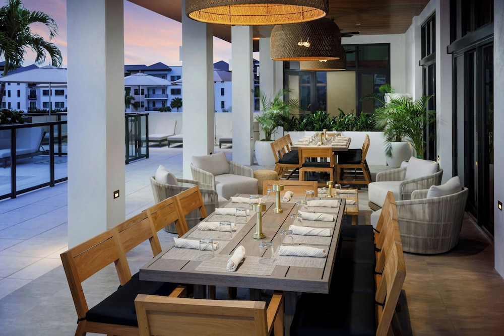 AC Hotel by Marriott Naples 5th Avenue - photo 54