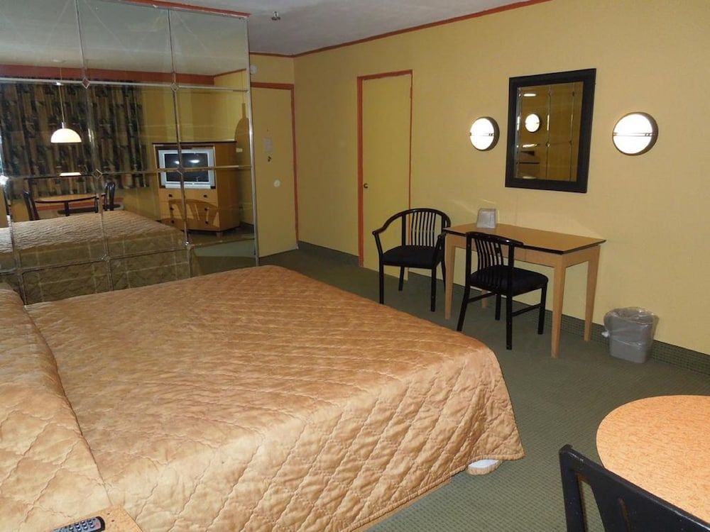 Bay Shore Inn - photo 12