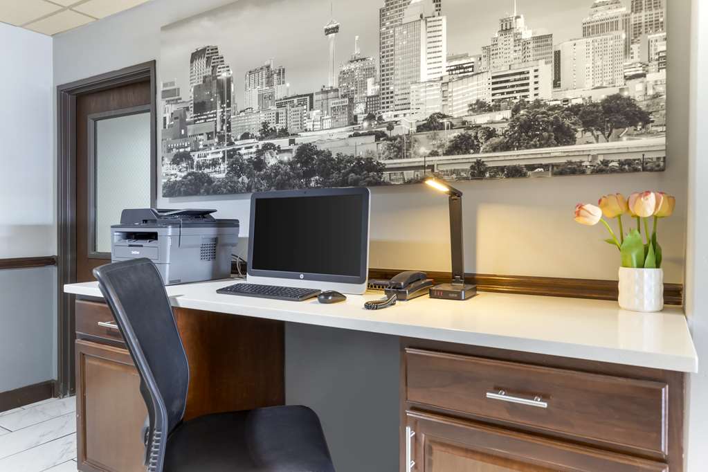 Best Western Medical Center North Inn & Suites Near Six Flags - photo 48