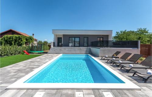 Beautiful Home In Rastane Donje — 4-Star Luxury Hotel in Sveti Filip I Jakov, Croatia