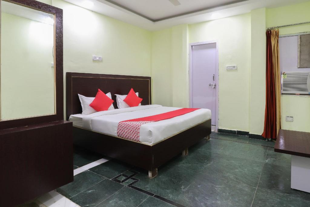 Collection O Vrindavan Yojna Lucknow in Lucknow, India