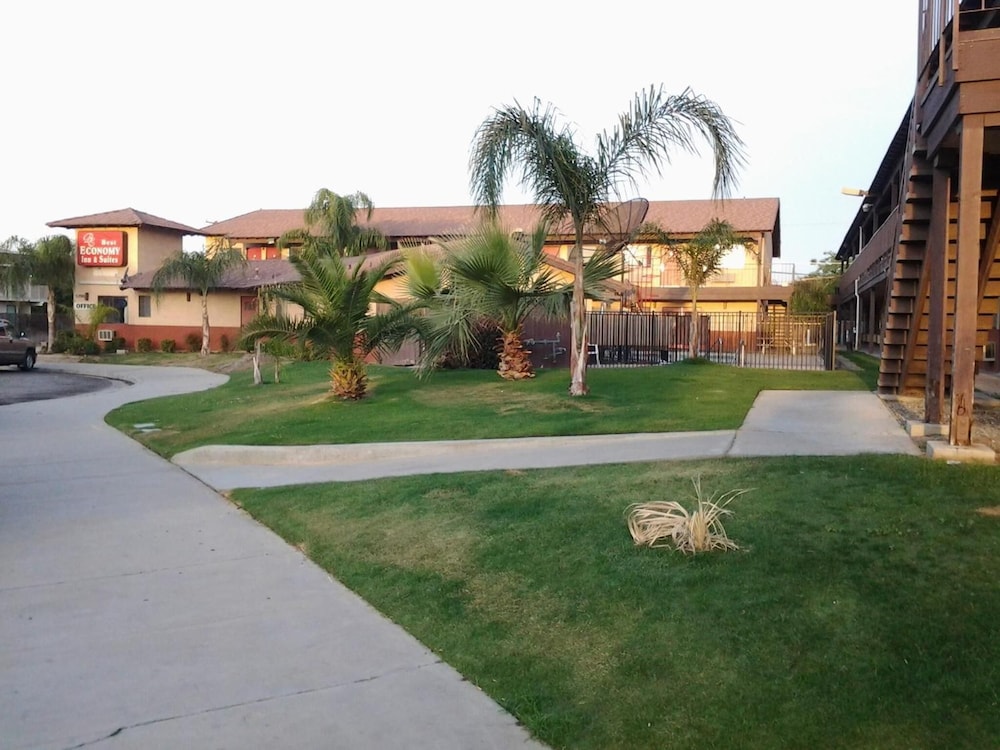 Best Economy Inn n Suites - photo 36