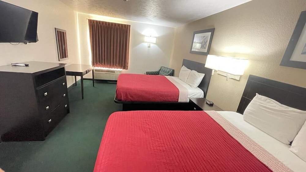 Pinckeyville Inn and Suites - photo 17