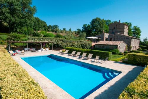 Villa Collombroso by PosarelliVillas — 4-Star Luxury Hotel in Porano, Italy