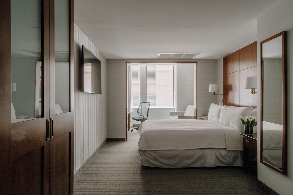 Central Loop Hotel - photo 40
