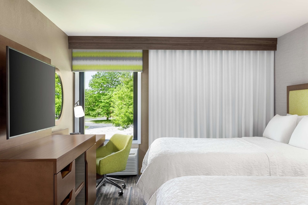 Hampton Inn Milwaukee Brookfield - photo 21