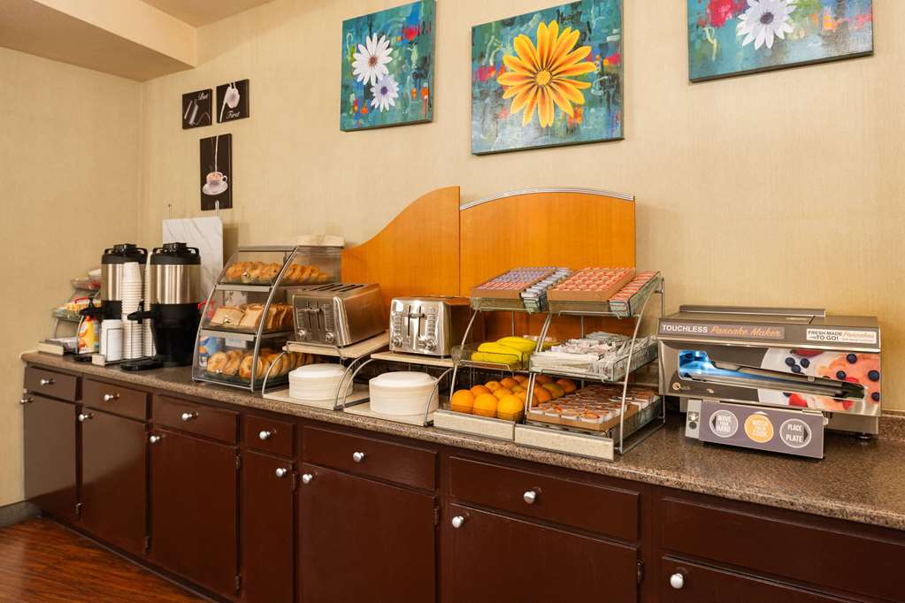 Hotel Marguerite Anaheim Garden Grove Trademark Collection by Wyndham - photo 13