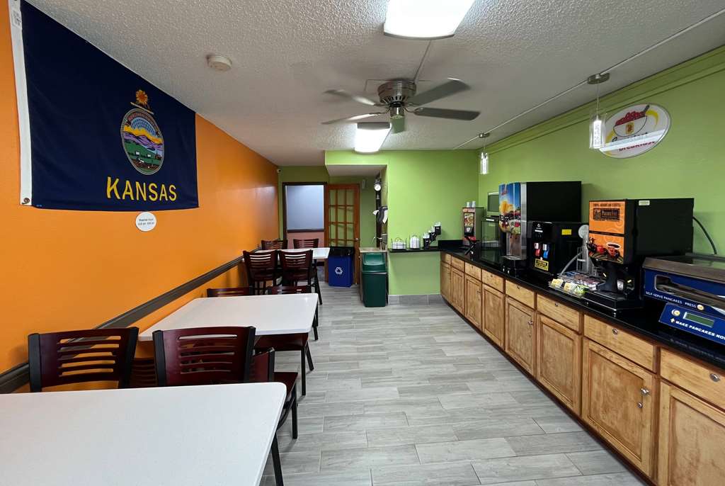 Super 8 by Wyndham Emporia - photo 16
