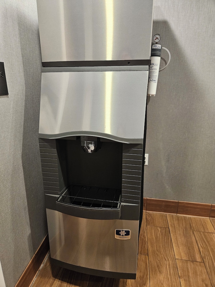 Fairfield Inn & Suites by Marriott Duluth Waterfront - photo 31