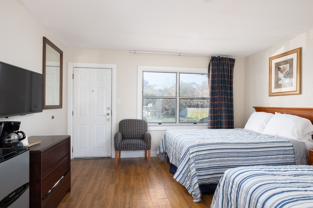 Suwannee Gables Motel and Marina - photo 6