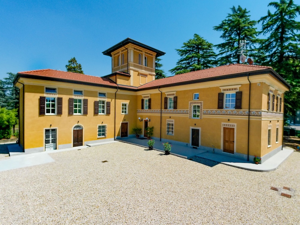 Capriccio Art Hotel — hotel in Serravalle Scrivia