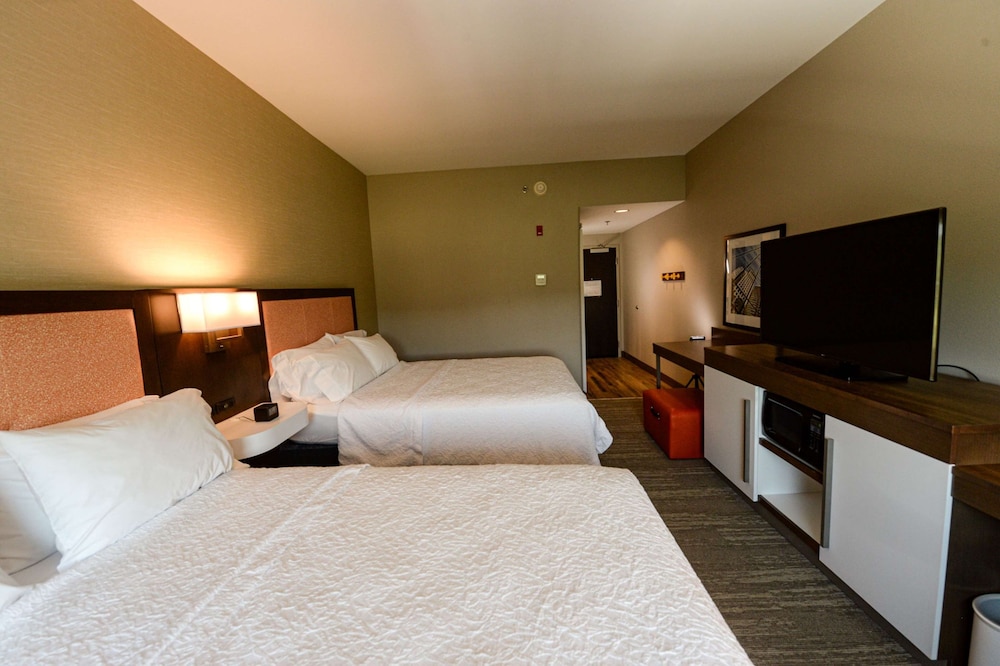 Hampton Inn & Suites Lenoir - photo 23
