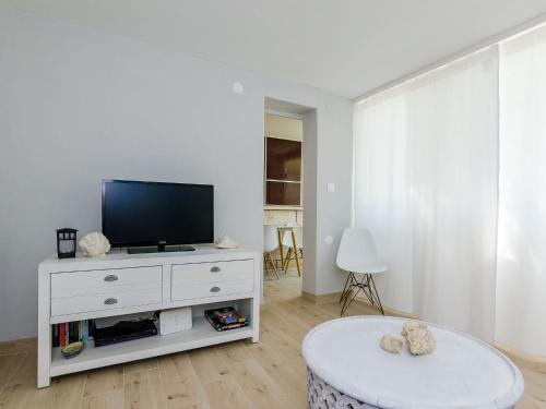 Apartment Kate Two Bedroom Apartment with Sea View