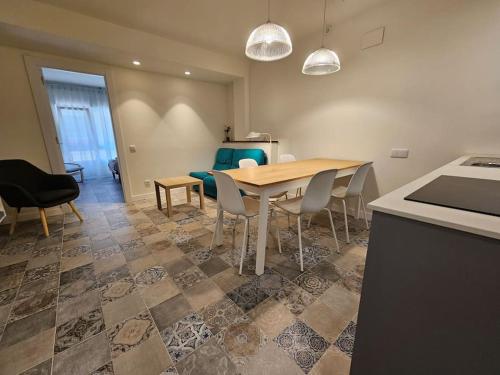 1a100 Moderno Y Acogedor by R2r Consulting in Gijon, Spain