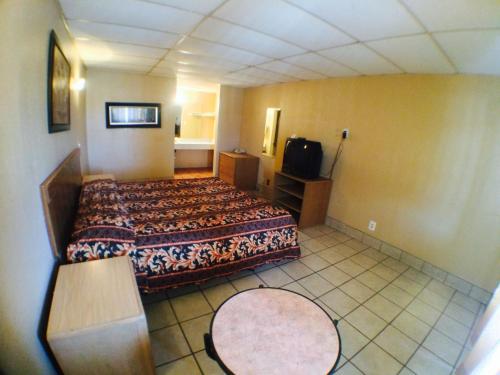 Austin Motor Inn - photo 6