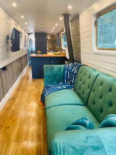 BespokeNarrowBoat - carbon neutral hotel in Manchester