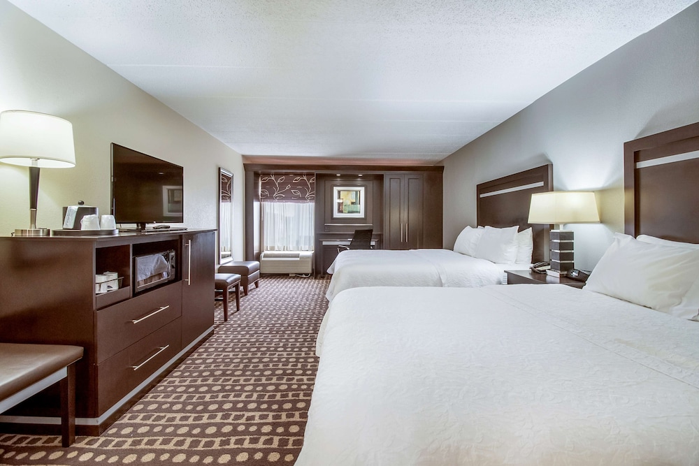 Hampton Inn Columbus West - photo 7