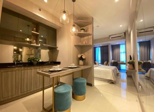 Apartemen Benson Studio Plus — 4-Star Luxury Hotel in Surabaya, Indonesia