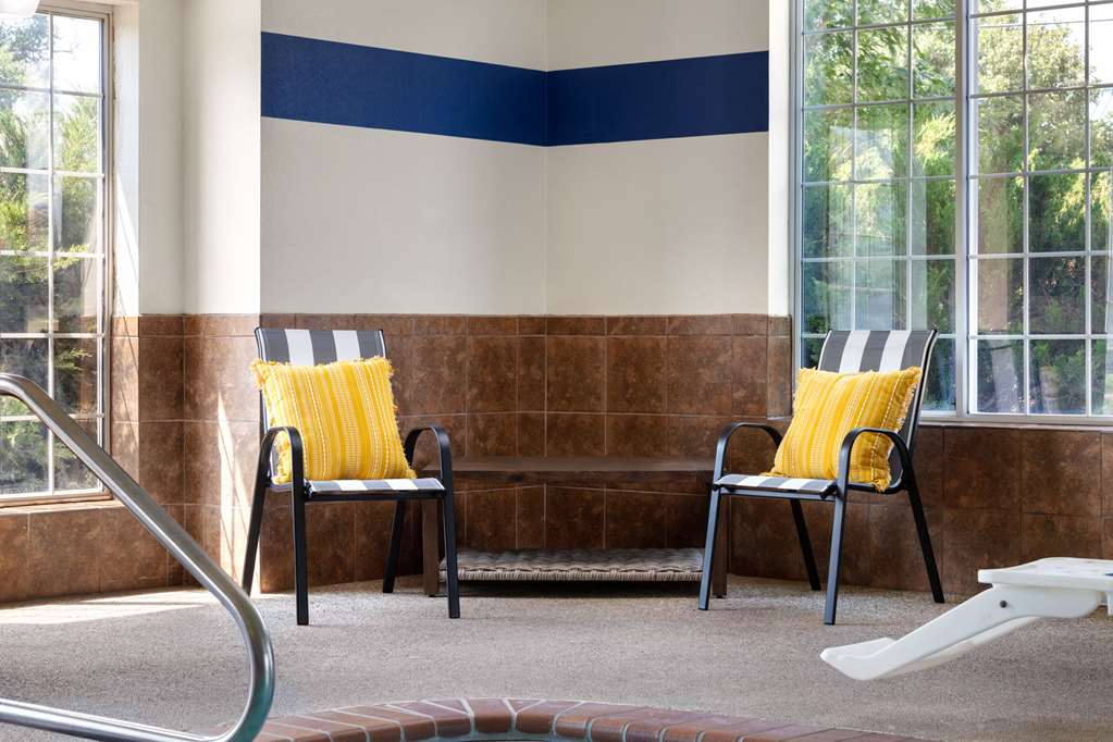 Microtel Inn & Suites by Wyndham Rapid City - photo 11