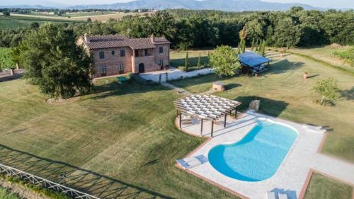Villa Boschi Salviati — 4-Star Luxury Hotel in Marciano Della Chiana, Italy
