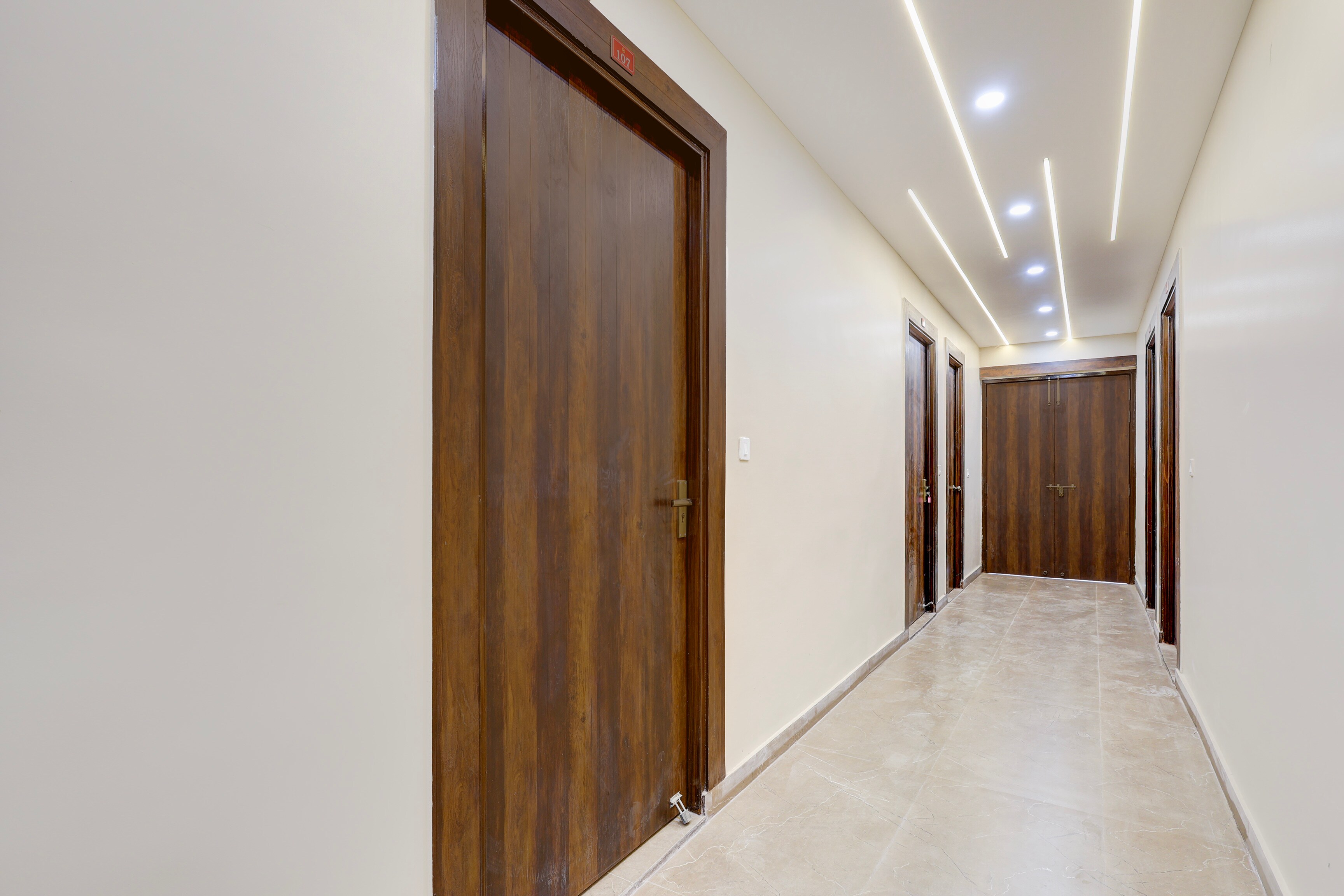 Hotel O Pari Chowk Formerly The Divine KRC in Greater Noida, India