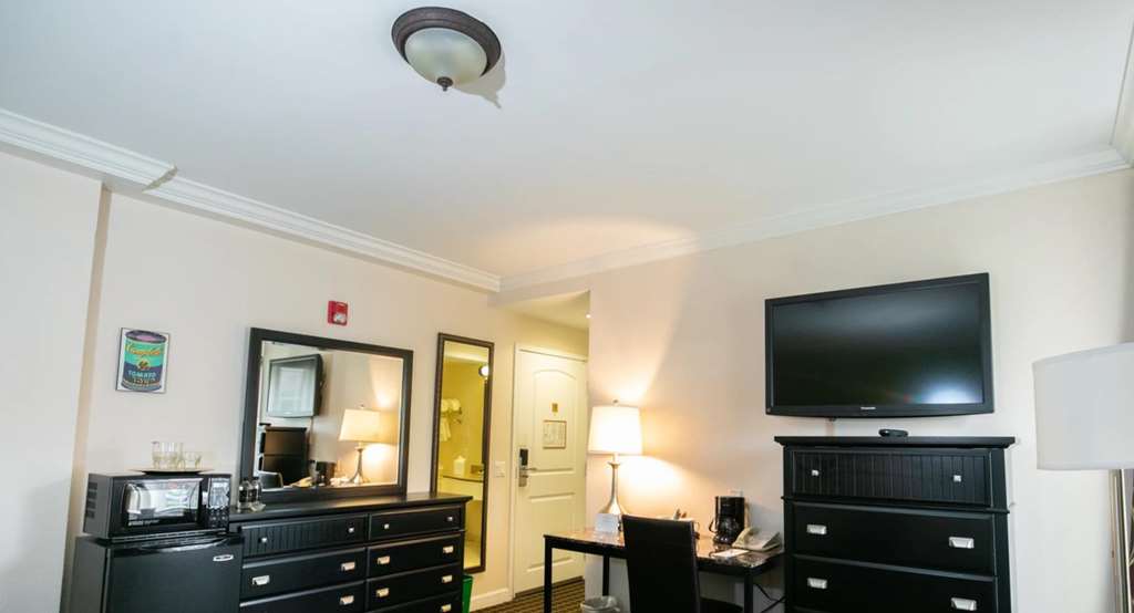 The Wilshire Grand Hotel - photo 13