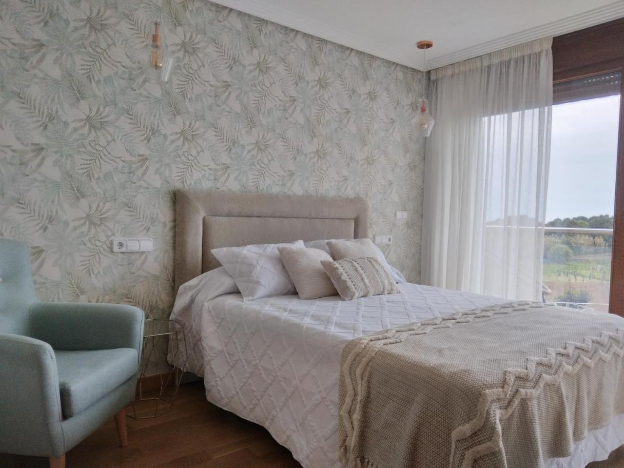 Chalet Con Vista a las Islas Cies — 4-Star Luxury Hotel in Sanxenxo, Spain