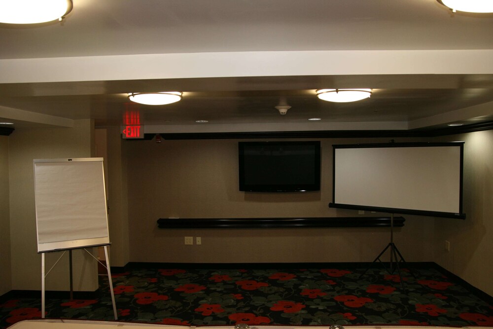 Hampton Inn Jericho Westbury - photo 77
