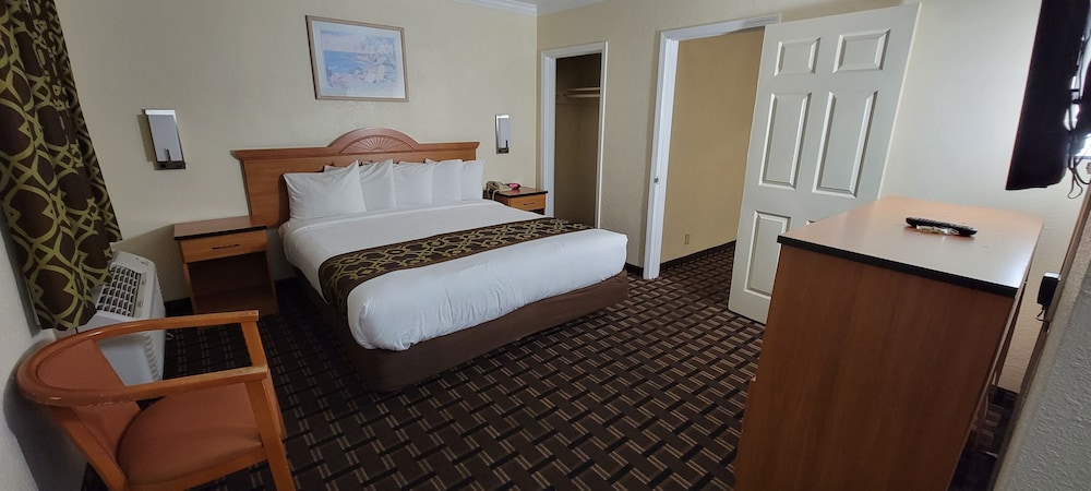 Riverside Inn & Suites Santa Cruz - photo 7