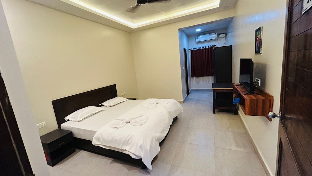 Claudina Baga Beach - carbon neutral hotel in Candolim