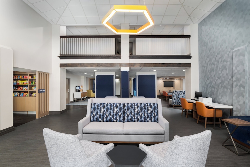 Holiday Inn Express Hotel & Suites Bentonville by IHG - photo 51