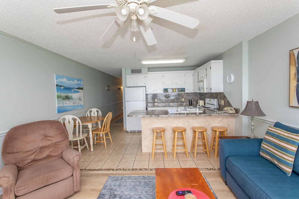 Royal Garden Resort 1012 2 Bedroom Condo by RedAwning - photo 17