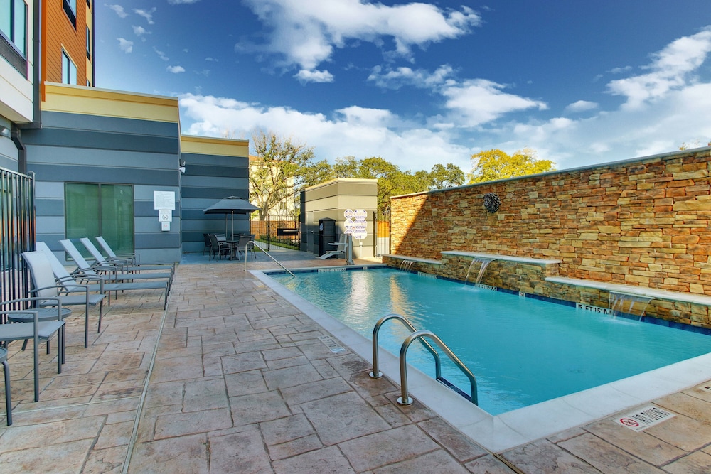 Fairfield Inn & Suites by Marriott Houston Brookhollow - photo 3