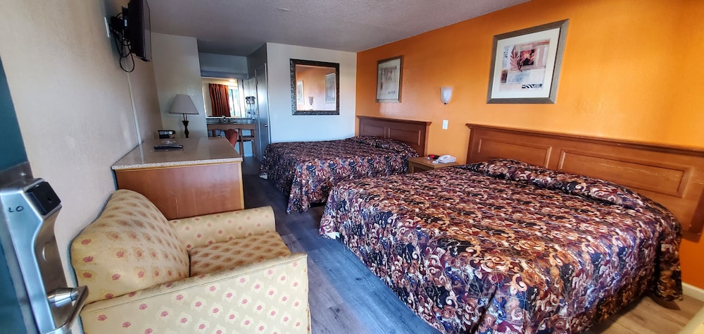Anaheim National Inn - photo 17