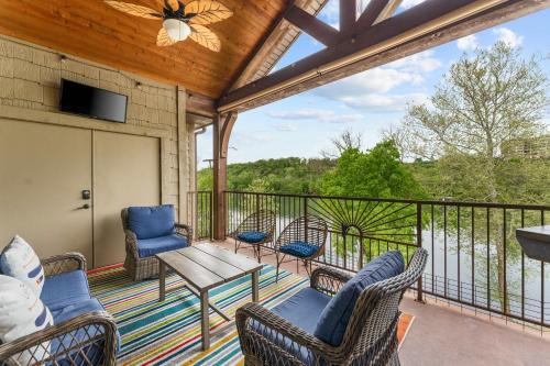 Penthouse Eagle View for 12 — 4-Star Luxury Hotel in Branson, United States