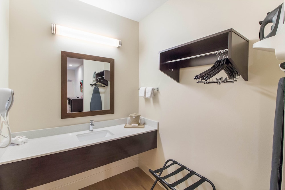 Red Roof Inn Houston Willowbrook - photo 27